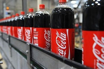 Hầu tòa, Coca Cola vô tình "lộ" công nghệ đóng gói không an toàn ảnh 2