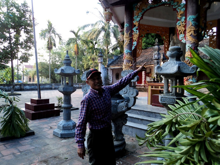 ...chiếc hồ lô đá cũng bị gãy