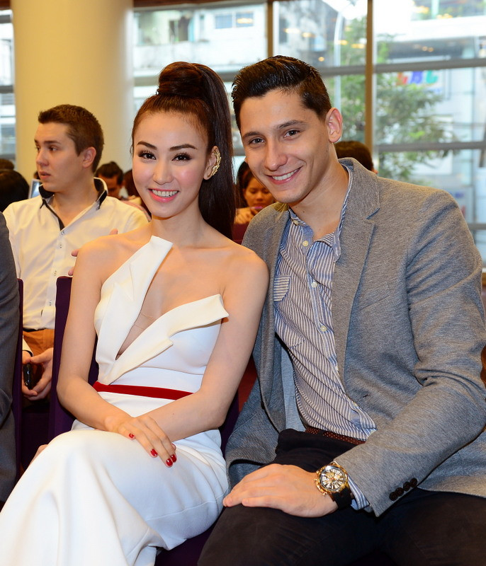 Ngân Khánh tự tin tham dự Bước nhảy hoàn vũ sau sự cố lộ ngực Ngân Khánh tự tin tham dự Bước nhảy hoàn vũ sau sự cố lộ ngực