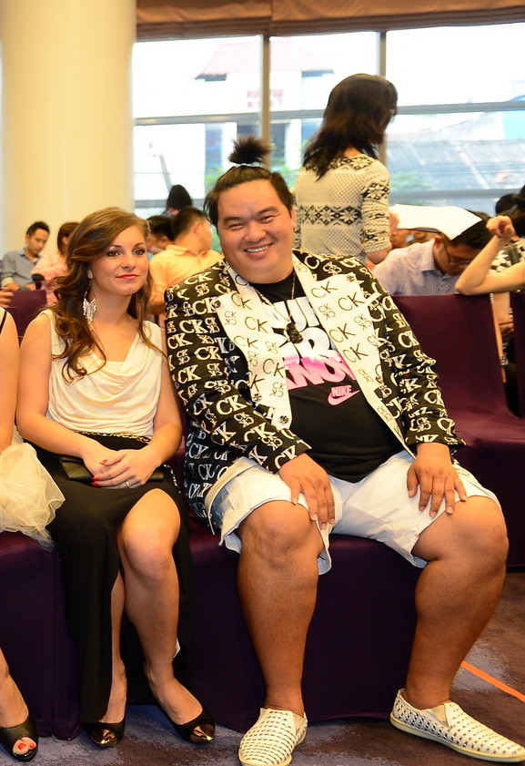 Thí sinh "nặng kí" Hoàng Mập cùng bạn nhảy nữ Thí sinh "nặng kí" Hoàng Mập cùng bạn nhảy nữ