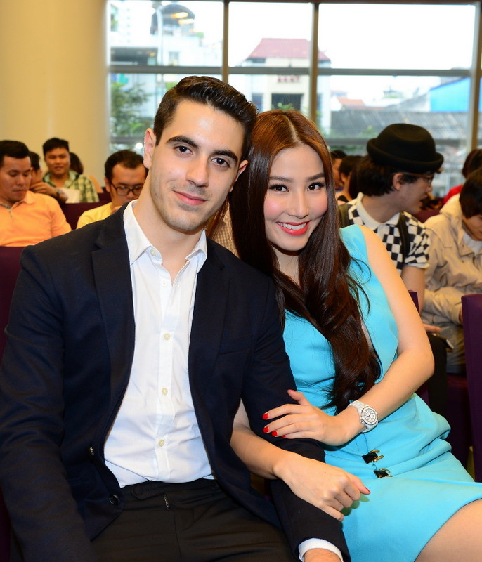 Diễm My 9X và bạn nhảy điển trai Diễm My 9X và bạn nhảy điển trai