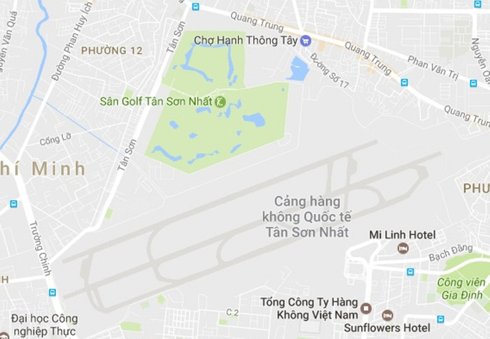 Dễn dàng nhận ra khu vực sân golf chiếm diện tích đất lớn trong sân bay Tân Sơn Nhất - ảnh chụp màn hình. Dễn dàng nhận ra khu vực sân golf chiếm diện tích đất lớn trong sân bay Tân Sơn Nhất - ảnh chụp màn hình.