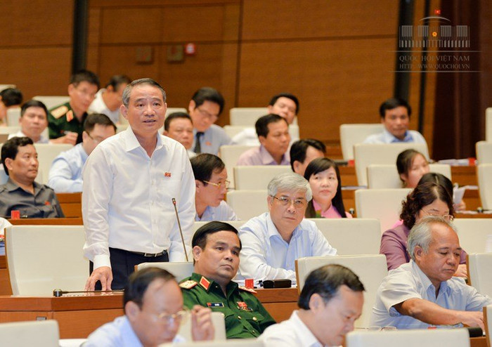 Trả lời chất trước Quốc hội, Bộ trưởng Bộ Giao thông vận tải - ông Trương Quang Nghĩa cho biết, suất đầu tư cao tốc của Việt Nam thấp hơn nhiều nước trên thế giới - ảnh Trung tâm thông tin Quốc hội. Trả lời chất trước Quốc hội, Bộ trưởng Bộ Giao thông vận tải - ông Trương Quang Nghĩa cho biết, suất đầu tư cao tốc của Việt Nam thấp hơn nhiều nước trên thế giới - ảnh Trung tâm thông tin Quốc hội.