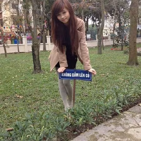 "Em không dẫm, em chỉ đạp thôi"
