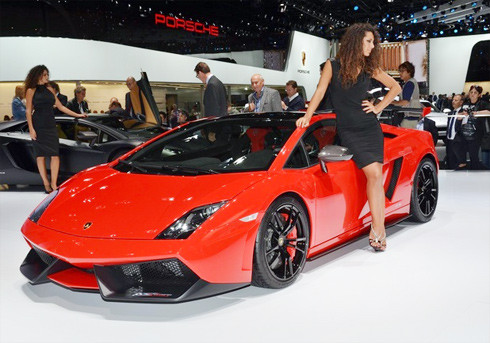 LP570-4 Super Trofeo Stradale - phiên bản mới nhất của Gallardo. LP570-4 Super Trofeo Stradale - phiên bản mới nhất của Gallardo.