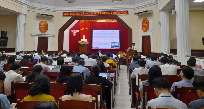 Các đại biểu tham gia thảo luận tại hội thảo. Ảnh: AN
