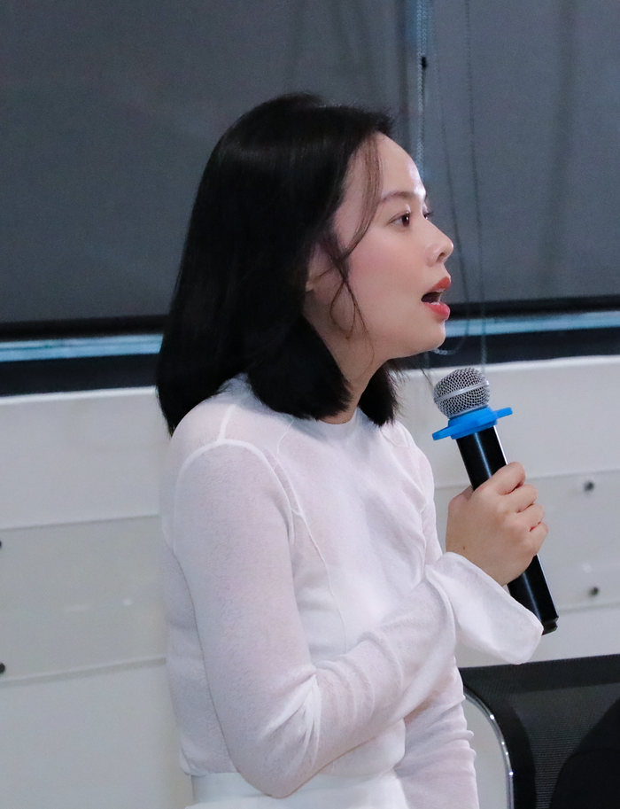 Bà Trần Xuân Ngọc Thảo - Giám đốc Nhân sự và Truyền thông VNG phát biểu tại buổi lễ ký kết hợp tác. Ảnh: Nhà trường cung cấp Chá» Thảo.png