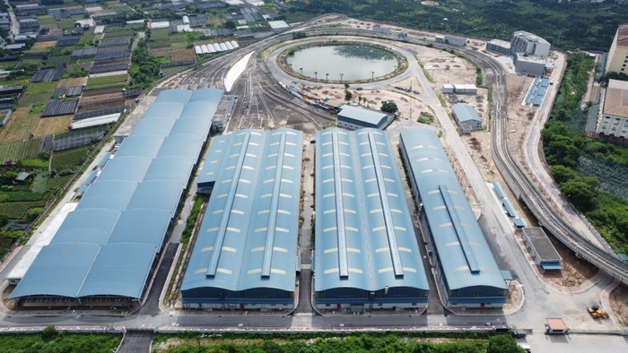 Khu vực nhà xưởng đặt tại điểm gần Ga Nhổn. Nơi đây sẽ có nhiệm vụ bảo trì, sửa chữa đầu máy, toa tàu để đảm bảo cho những chuyến tàu điện an toàn, văn minh GDVN_19.JPG