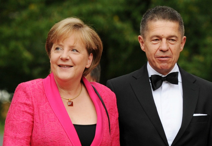 Thủ tướng Đức Angela Merkel và phu quân Joachim Sauer. Thủ tướng Đức Angela Merkel và phu quân Joachim Sauer.