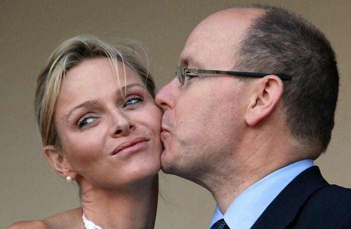 Hoàng tử Albert II của Monaco và người vợ Nam Phi, Charlene Wittstock. Hoàng tử Albert II của Monaco và người vợ Nam Phi, Charlene Wittstock.