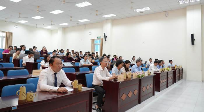 Các đại biểu tham dự hội thảo. 15 (1).jpg