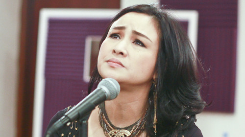 Cầu trời cho buổi biểu diễn tối nay đừng mưa! Cầu trời cho buổi biểu diễn tối nay đừng mưa!