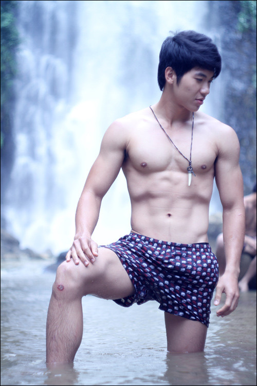 Hiện tại, anh cũng đang là một trong những ẩn số nhiều bất ngờ tại cuộc thi Bước nhảy hoàn vũ. Trương Nam Thành nhiều lần chia sẻ anh muốn tập trung cho công việc diễn xuất nhiều hơn để tạo dựng một chỗ đứng vững chắc trong môn nghệ thuật thứ bảy. (Theo zing) Hiện tại, anh cũng đang là một trong những ẩn số nhiều bất ngờ tại cuộc thi Bước nhảy hoàn vũ. Trương Nam Thành nhiều lần chia sẻ anh muốn tập trung cho công việc diễn xuất nhiều hơn để tạo dựng một chỗ đứng vững chắc trong môn nghệ thuật thứ bảy. (Theo zing)