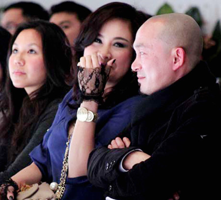 Anh Trung ơi, ở đằng kia cũng có một anh đầu trọc giống anh kìa! Anh Trung ơi, ở đằng kia cũng có một anh đầu trọc giống anh kìa!