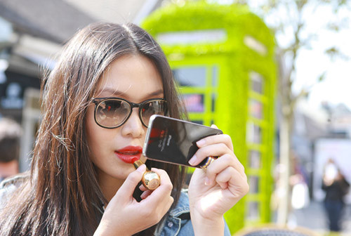 Giờ thì mọi người thêm hiểu hơn tại sao các ngôi sao thích dùng dế xịn!!! Giờ thì mọi người thêm hiểu hơn tại sao các ngôi sao thích dùng dế xịn!!!