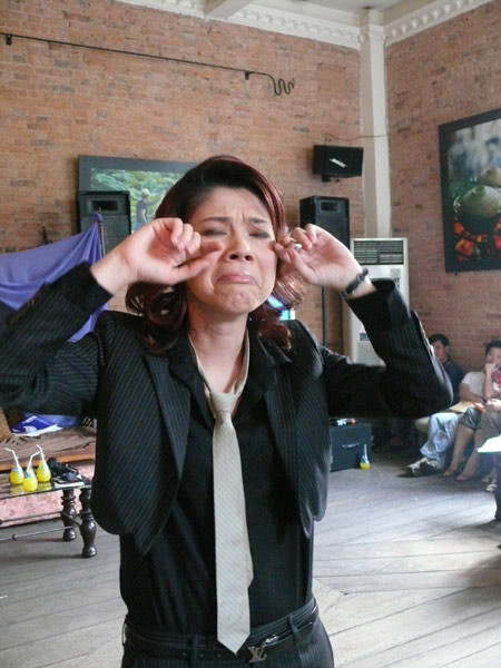 Meo meo meo, rửa mặt như mèo...