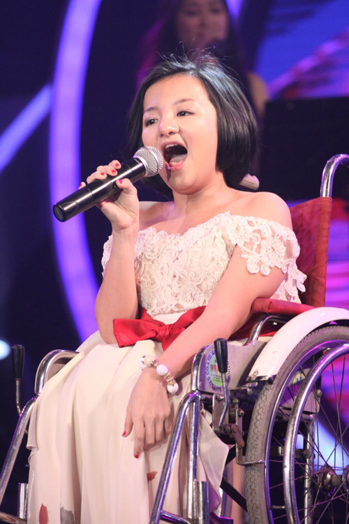 Cô gái xương thủy tinh sẽ thay đổi hình ảnh khác, hoàn toàn mới mẻ Cô gái xương thủy tinh sẽ thay đổi hình ảnh khác, hoàn toàn mới mẻ