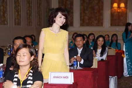 Tên cô ấy là...."Khách Mời"