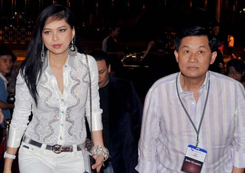 Chị cùng bố của Loius Nguyễn (chồng sắp cưới của Tăng Thanh Hà) đã kết hôn và có một bé gái 14 tuổi và một bé trai 11 tuổi.