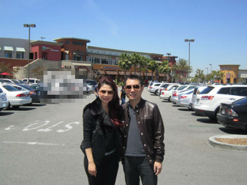 Bạn trai của Thanh Thảo sinh năm 1976, là đại gia nổi tiếng trong một câu lạc bộ Moto Hà Nội. Và mới đây nhất, trong chuyến lưu diễn Mỹ cùng Đan Trường, Thanh Thảo một lần nữa lại "kề vai sát cánh" cùng người đàn ông này. Bạn trai của Thanh Thảo sinh năm 1976, là đại gia nổi tiếng trong một câu lạc bộ Moto Hà Nội. Và mới đây nhất, trong chuyến lưu diễn Mỹ cùng Đan Trường, Thanh Thảo một lần nữa lại "kề vai sát cánh" cùng người đàn ông này.