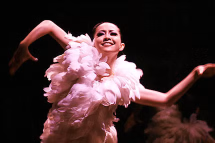 Sau đây là tiết mục mô phỏng cối xay gió của diễn viên Linh Nga