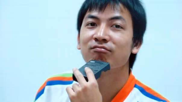 Mày râu nhẵn nhụi, áo quần bảnh bao!