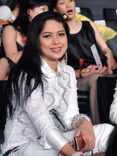 Rời xa màn ảnh, Thủy Tiên chuyển sang làm tiếp viên hàng không và kinh doanh. Hiện tạo chị là Tổng giám đốc của công ty Liên Thái Bình Dương, hoạt động trong lĩnh vực thời trang và mỹ phẩm. Tổng công ty có khoảng 14 ngàn người lao động và chị trực tiếp quản lý trên 1.000 nhân viên.