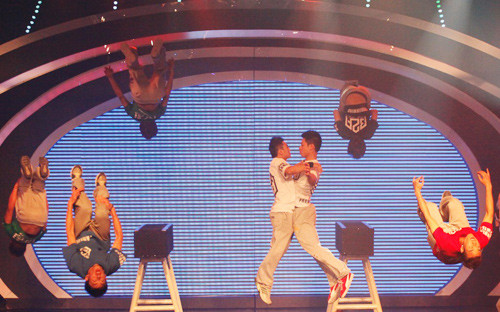 Nhóm Pakour Gia Đình Bong Bóng cũng chịu nhiều áp lực sau phần trình diễn quá thành công ở vòng bán kết Nhóm Pakour Gia Đình Bong Bóng cũng chịu nhiều áp lực sau phần trình diễn quá thành công ở vòng bán kết