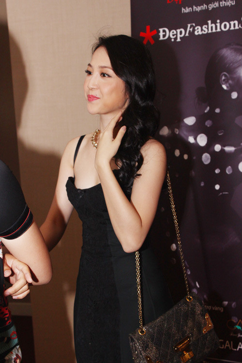 Thôi anh cứ đi đi, em ngại đến chỗ đông người lắm