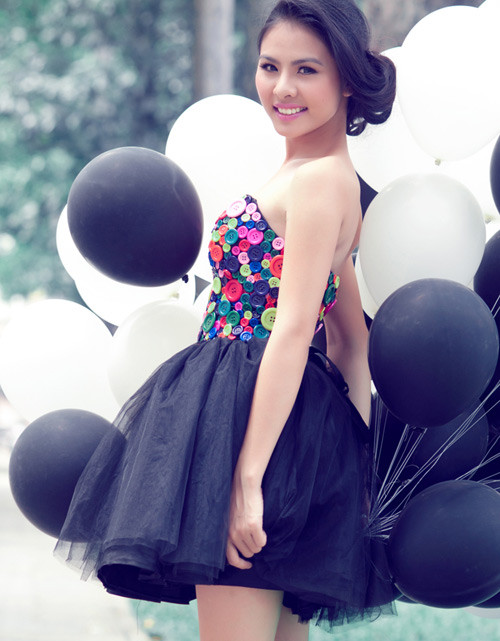 Hàng loạt người hâm mộ nhanh chóng lên tiếng chỉ trích sự vô lễ của Vân Trang. Có ý kiến cho rằng: "Vân Trang sao mấy tập này kỳ thế, anh Lý Hùng đang nói chưa xong đã bay vào nói". Cũng có người đặt ra câu hỏi: "Sao mình thấy Vân Trang kì kì, Lý Hùng đang nói chuyện mà cứ xen vô là sao? Là đàn em mà sao thích chơi nổi, thích thể hiện cái tôi của mình vậy?"... (Theo BĐVN) Hàng loạt người hâm mộ nhanh chóng lên tiếng chỉ trích sự vô lễ của Vân Trang. Có ý kiến cho rằng: "Vân Trang sao mấy tập này kỳ thế, anh Lý Hùng đang nói chưa xong đã bay vào nói". Cũng có người đặt ra câu hỏi: "Sao mình thấy Vân Trang kì kì, Lý Hùng đang nói chuyện mà cứ xen vô là sao? Là đàn em mà sao thích chơi nổi, thích thể hiện cái tôi của mình vậy?"... (Theo BĐVN)