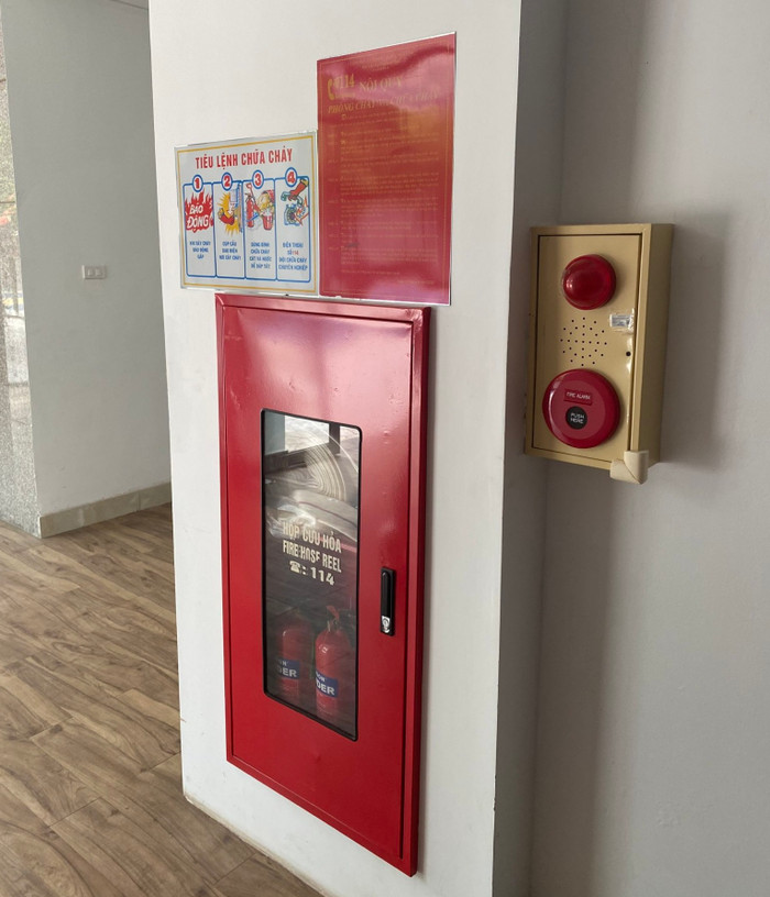 Tại khu vực hành lang đều có bố trí hộp cứu hỏa. Ảnh: Trung Dũng Tại khu vực hành lang đều có bố trí hộp cứu hỏa. Ảnh: Trung Dũng