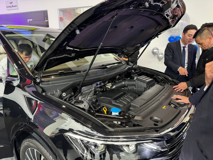 Cận cảnh "trái tim" của xe Volkswagen Viloran.