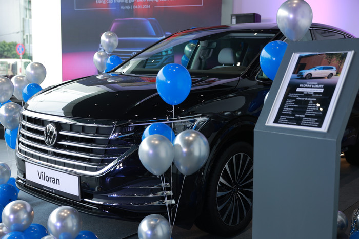 Volkswagen Viloran chính thức lộ diện tại showroom Volkswagen I.D Auto số 315 Nguyễn Khoái, Thanh Lương, Hai Bà Trưng, Hà Nội.