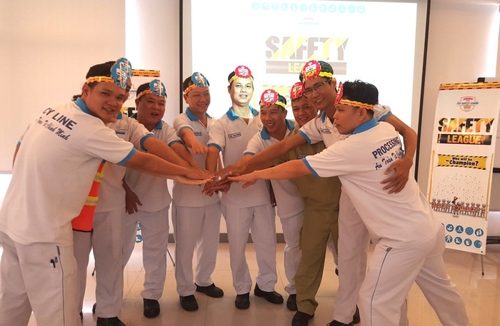 Công nhân nhà máy của FrieslandCampina Việt Nam tham gia hội thi an toàn lao động. Công nhân nhà máy của FrieslandCampina Việt Nam tham gia hội thi an toàn lao động.