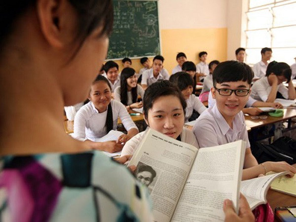 Thầy giáo chỉ ra những lưu ý khi làm bài môn Ngữ văn trong kỳ thi THPT quốc gia (Ảnh: thanhnien.com.vn) Thầy giáo chỉ ra những lưu ý khi làm bài môn Ngữ văn trong kỳ thi THPT quốc gia (Ảnh: thanhnien.com.vn)