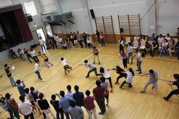 Những màn kéo co là những giây phút hồi hộp.