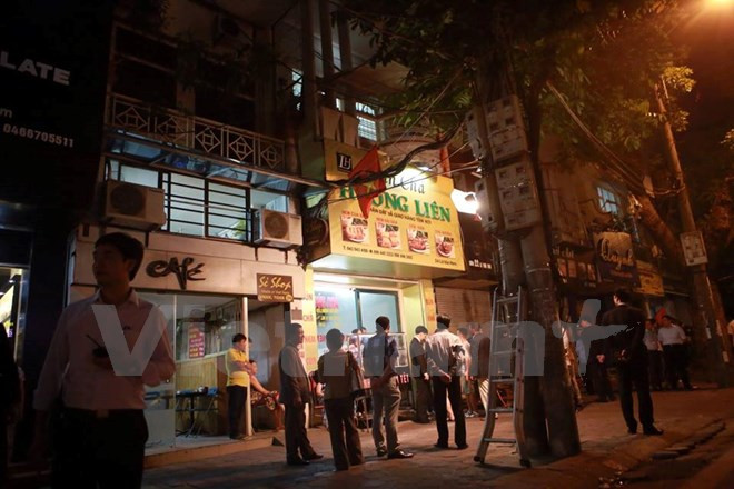 Ông Obama thong dong vào hàng bún chả trên phố Lê Văn Hưu ảnh 10 Ông Obama thong dong vào hàng bún chả trên phố Lê Văn Hưu ảnh 10