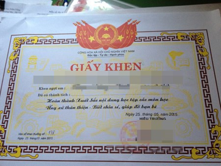 Theo Thông tư 30, học sinh trong lớp bình bầu từng bạn hoặc danh sách các bạn cùng đạt “danh hiệu” nào đó. (Ảnh: vietnamnet.vn) Theo Thông tư 30, học sinh trong lớp bình bầu từng bạn hoặc danh sách các bạn cùng đạt “danh hiệu” nào đó. (Ảnh: vietnamnet.vn)