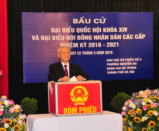 Thủ tướng Nguyễn Xuân Phúc bỏ phiếu bầu cử tại huyện Vĩnh Bảo ảnh 2 Thủ tướng Nguyễn Xuân Phúc bỏ phiếu bầu cử tại huyện Vĩnh Bảo ảnh 2