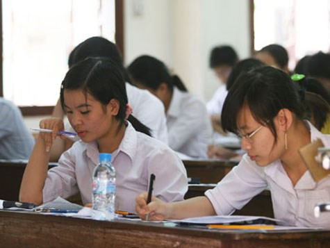 Năm nay, tăng 11.000 thí sinh Hà Nội chỉ đăng ký thi tốt nghiệp so với năm 2015 (Ảnh: giaoduc.net.vn) Năm nay, tăng 11.000 thí sinh Hà Nội chỉ đăng ký thi tốt nghiệp so với năm 2015 (Ảnh: giaoduc.net.vn)