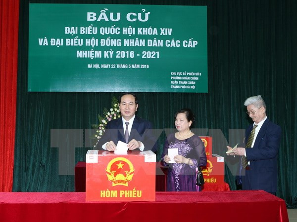 Chủ tịch nước Trần Đại Quang và Phu nhân đến bỏ phiếu bầu cử đại biểu Quốc hội khóa XIV và đại biểu Hội đồng nhân dân các cấp nhiệm kỳ 2016-2021 tại khu vực bỏ phiếu số 8, phường Nhân Chính, quận Thanh Xuân, TP. Hà Nội.