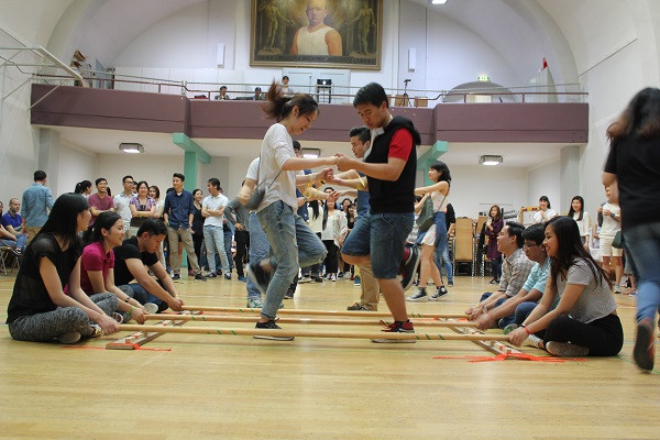 Ảnh: Sinh viên Việt Nam tổ chức “Ngày hội trò chơi dân gian” tại CHLB Đức ảnh 4