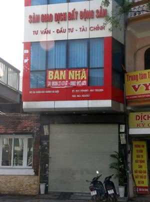 Nhiều sàn giao dịch BĐS đóng cửa, nhân viên kinh doanh địa ốc đối mặt với nguy cơ... đứng đường.