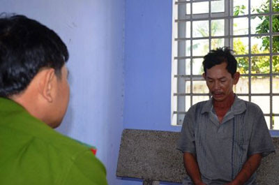 Đối tượng Nguyễn Quang Vinh khi ra đầu thú tại cơ quan công an.