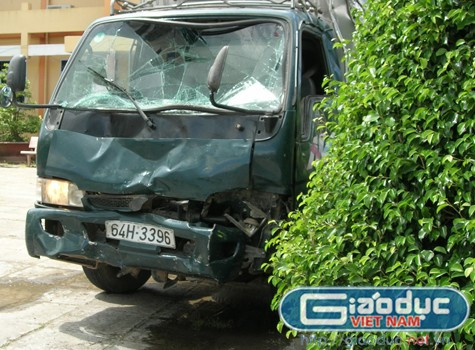 Chiếc xe tải gây tai nạn làm hai phụ nữ chết thảm trên quốc lộ 91C ngày 13/8. Ảnh: Trúc Linh Chiếc xe tải gây tai nạn làm hai phụ nữ chết thảm trên quốc lộ 91C ngày 13/8. Ảnh: Trúc Linh