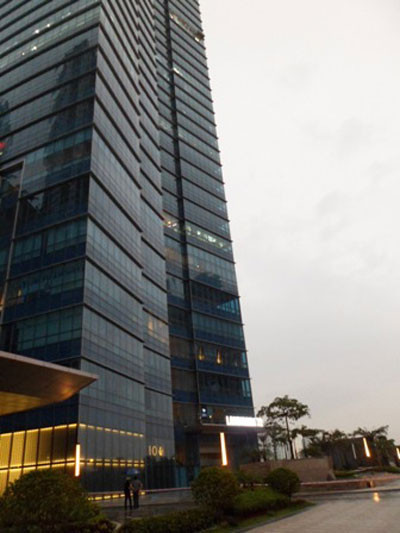 Thợ sửa chữa đã được điều động để xử lý sự cố. Thợ sửa chữa đã được điều động để xử lý sự cố.