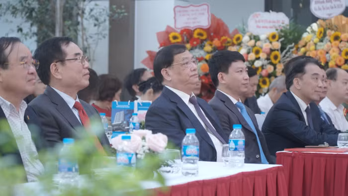 Các đại biểu tham dự buổi lễ