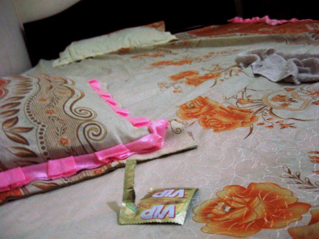 Hậu trường của các cô gái bán dâm và khách làng chơi Hậu trường của các cô gái bán dâm và khách làng chơi