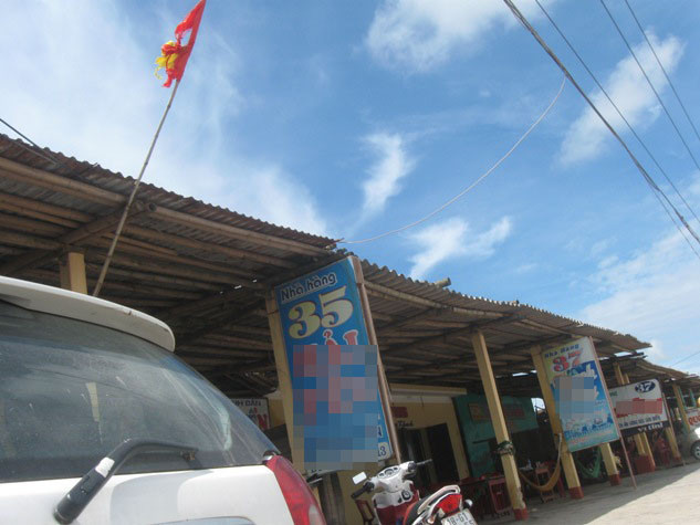 Ô tô xe máy nườm nượp tìm đến "thiên đường sung sướng" Ô tô xe máy nườm nượp tìm đến "thiên đường sung sướng"