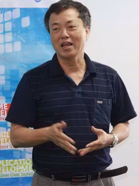 TS Lê Thống Nhất: “Nếu là Nguyễn Hà Đông, mình chỉ xin mọi người để cho mình tiếp tục với những ý tưởng mới…". TS Lê Thống Nhất: “Nếu là Nguyễn Hà Đông, mình chỉ xin mọi người để cho mình tiếp tục với những ý tưởng mới…".